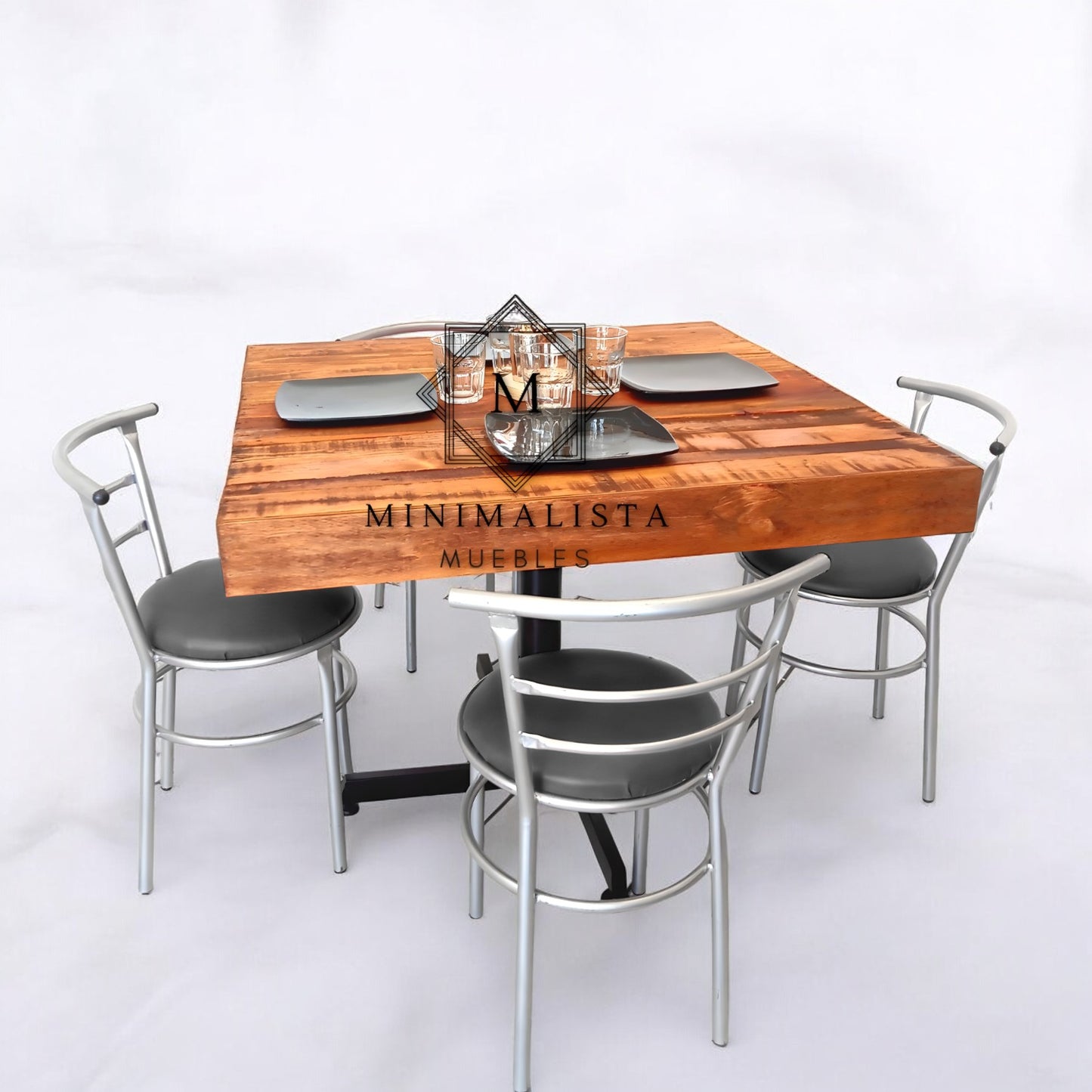 Mesa para restaurante Tarima con sillas Chabely