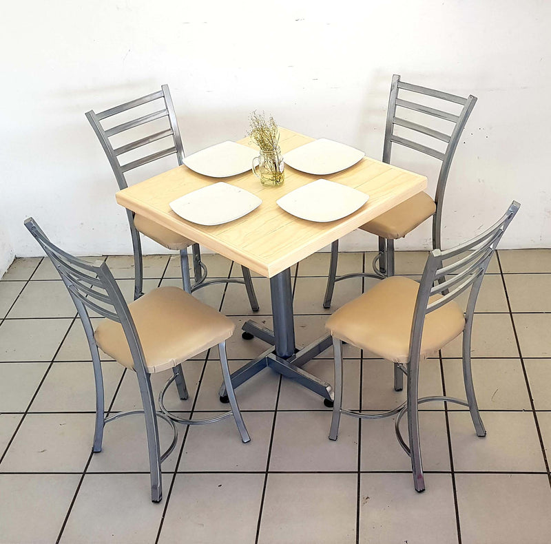 Mesa de Restaurante Vintage con 4 sillas Verano