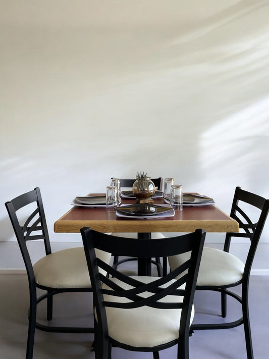 Mesa para restaurante Emboquillada con sillas Oddeth