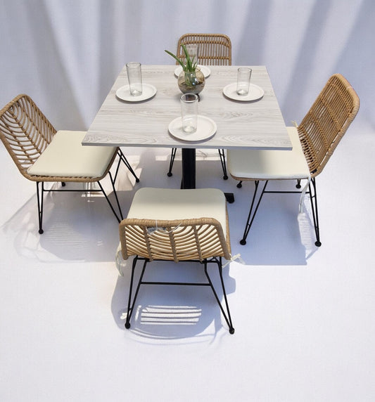 Mesa Para Restaurante De Melanove con Sillas Guyana