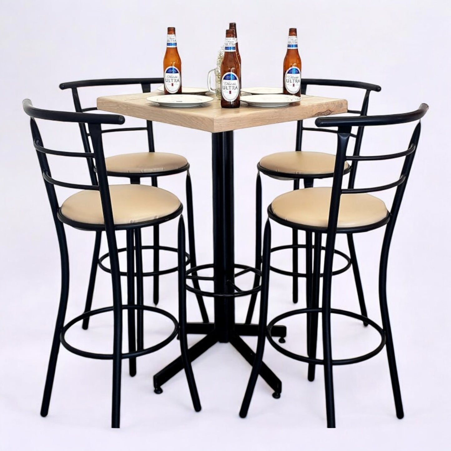 Mesa Para Bar Vintage Con 4 Bancos Chabely