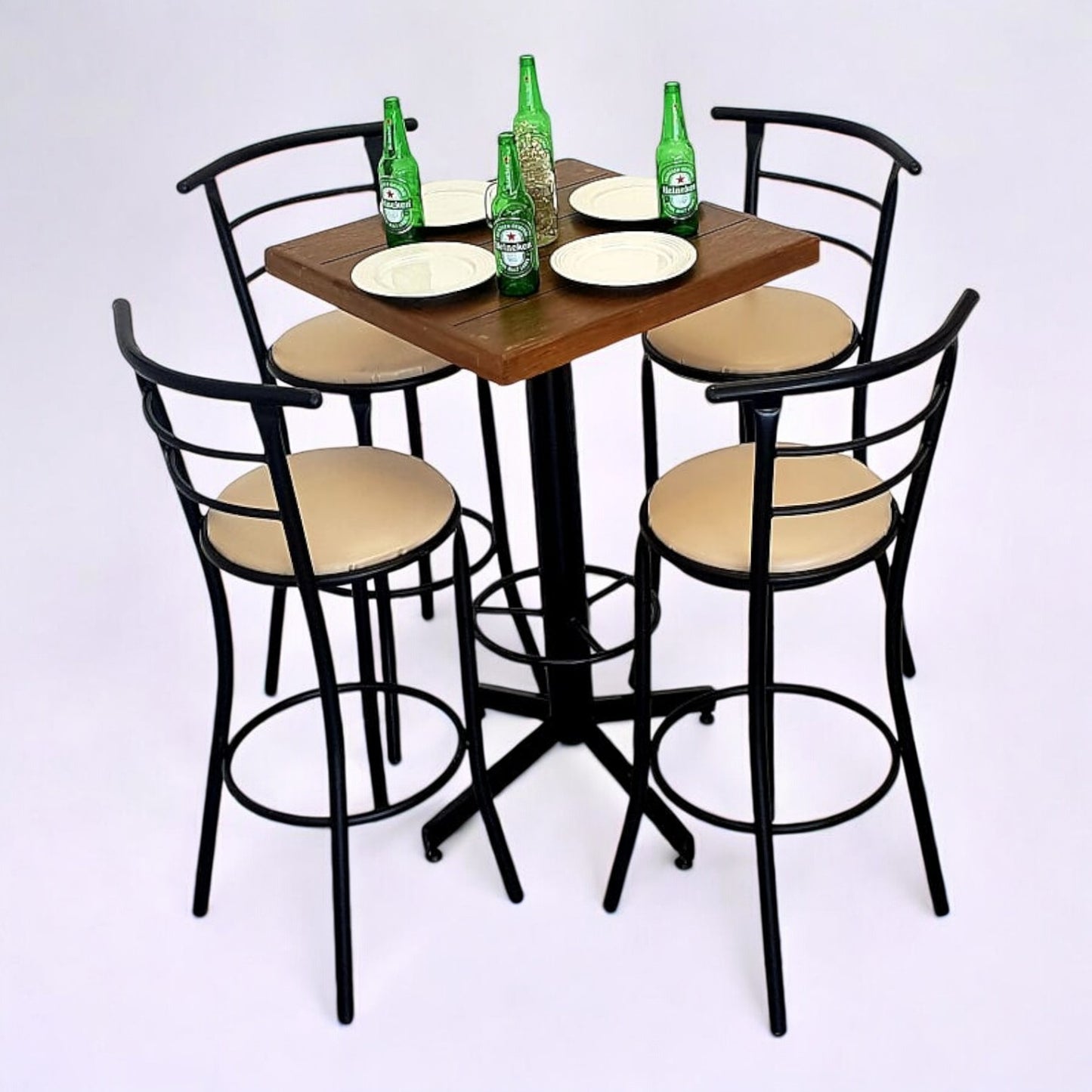 Mesa Para Bar Vintage Con 4 Bancos Chabely