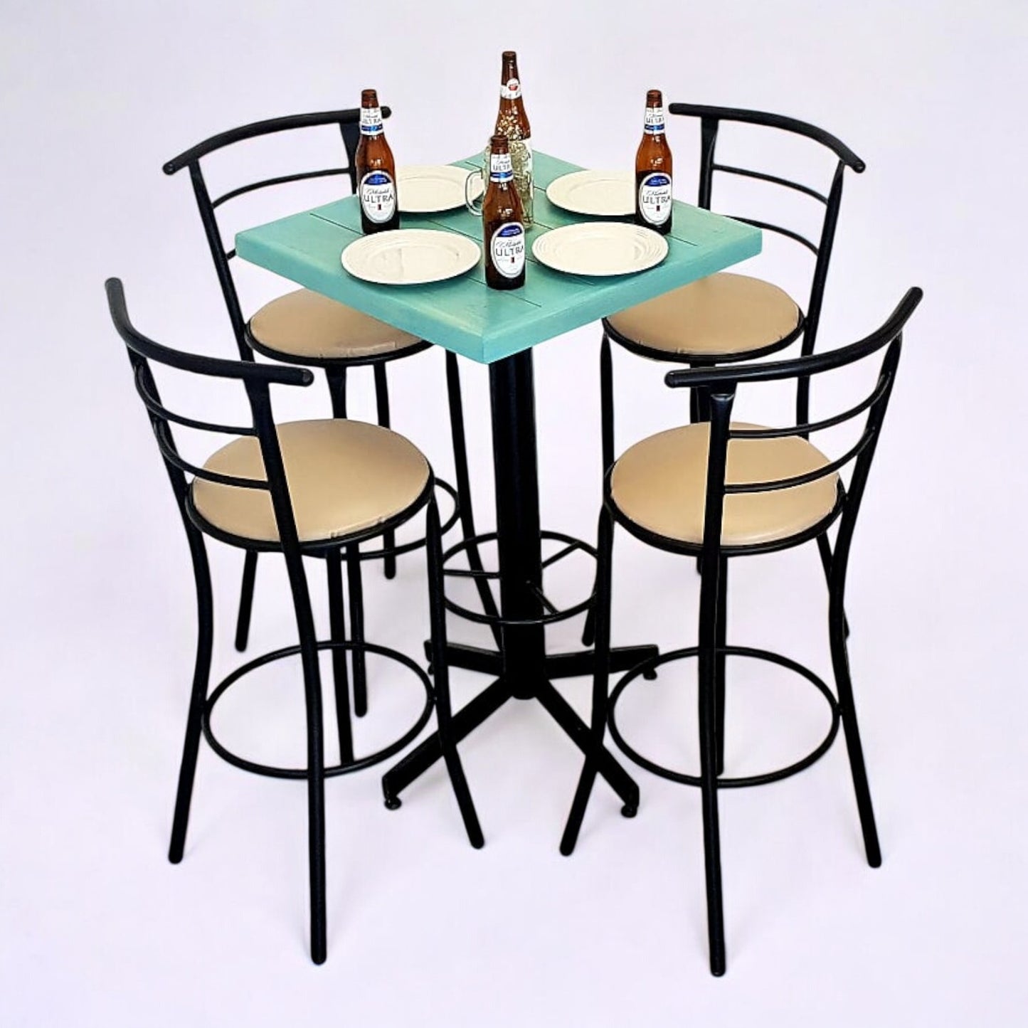 Mesa Para Bar Vintage Con 4 Bancos Chabely