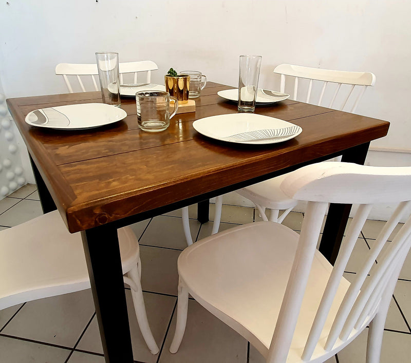 Mesa para Restaurante Vintage Industrial y 4 sillas Aurora