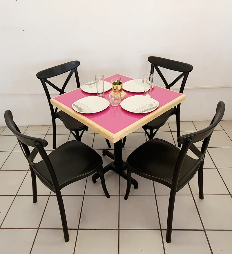 Mesa para restaurante emboquillada con sillas Diana PP
