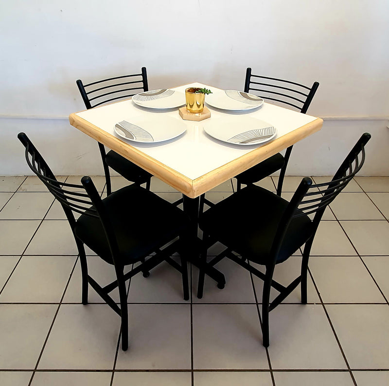 Mesa para restaurante emboquillada con 4 sillas Maria