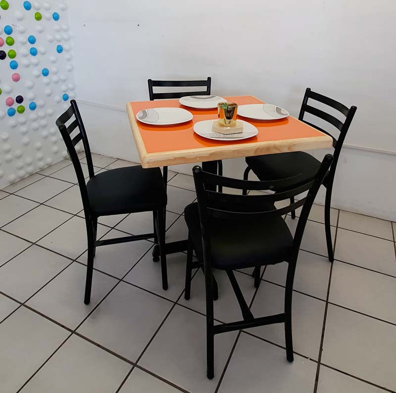 Mesa para Restaurante Emboquillada con 4 sillas Primavera