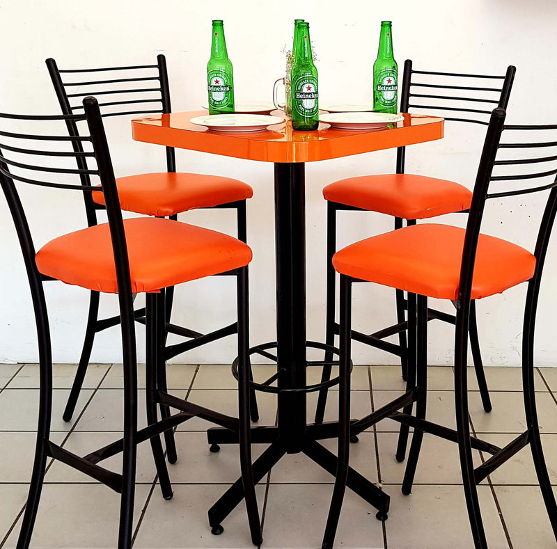 Mesa para restaurante formaica con 4 sillas Huracan 75C-10