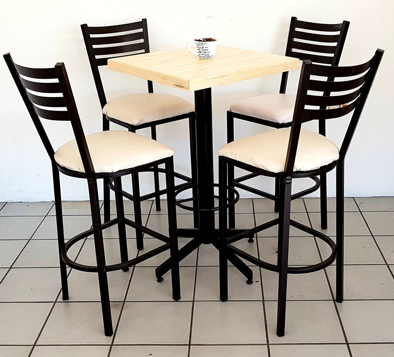Mesa de madera con acabado vintage para restaurante con 4 sillas solera ideal para tu negocio 