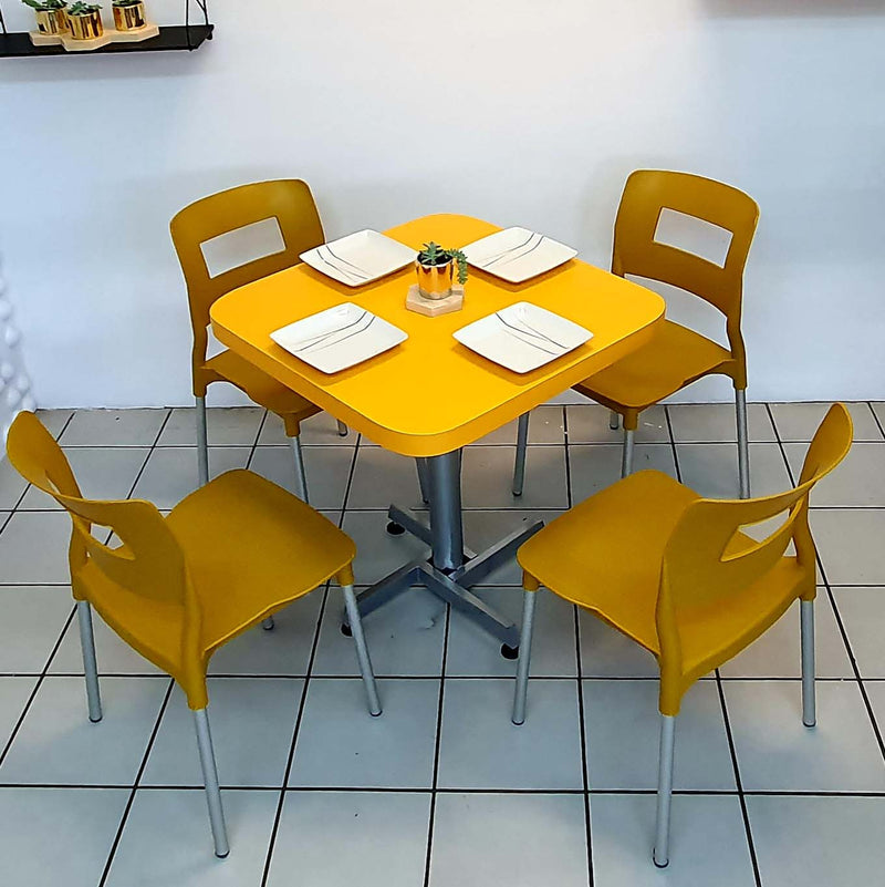 Mesa para Restaurante de Formaica con 4 sillas Sabine