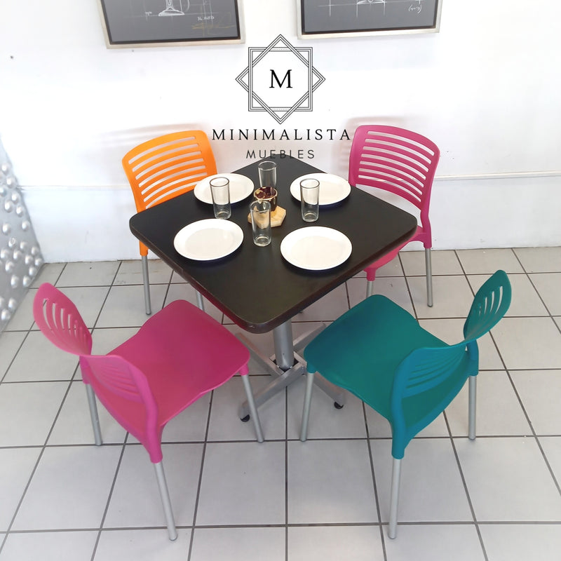Mesa para Restaurante PVC con 4 sillas Vhania
