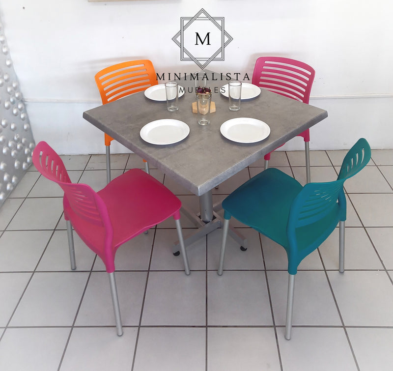 Mesa para Restaurante Estratificada para exterior 90C con 4 sillas Vhania