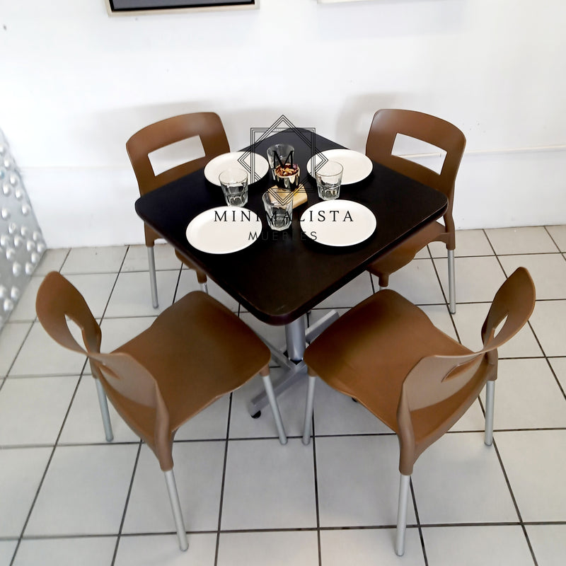 Mesa para Restaurante de PVC con 4 sillas Sabine