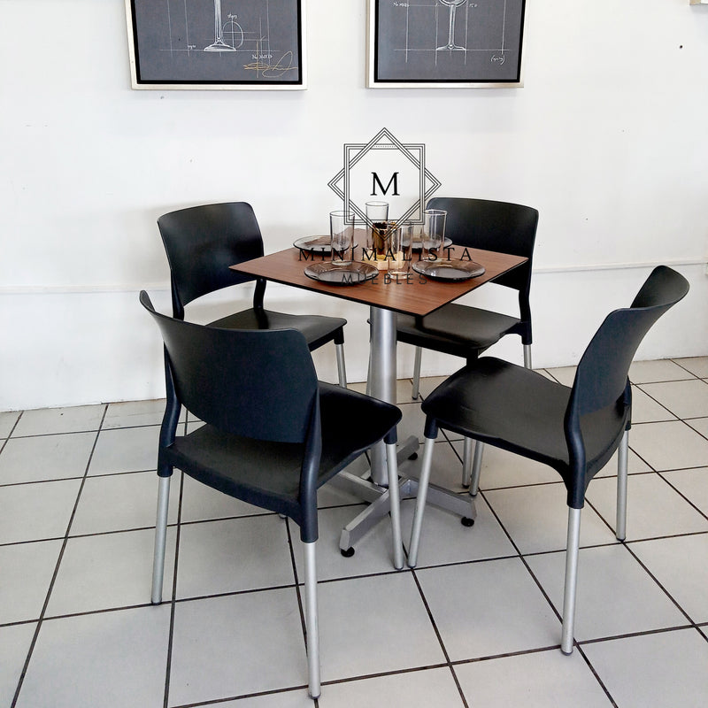 Mesa para Restaurante Thin para exterior 60 con 4 sillas Frida