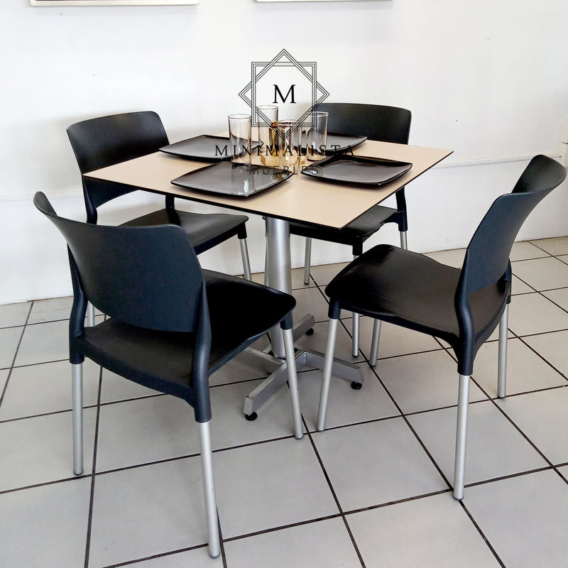 Mesa para Restaurante Thin para exterior 80 con 4 sillas Frida