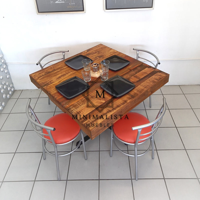 Mesa para Restaurante de Pallets Reciclada con 4 sillas Chabely