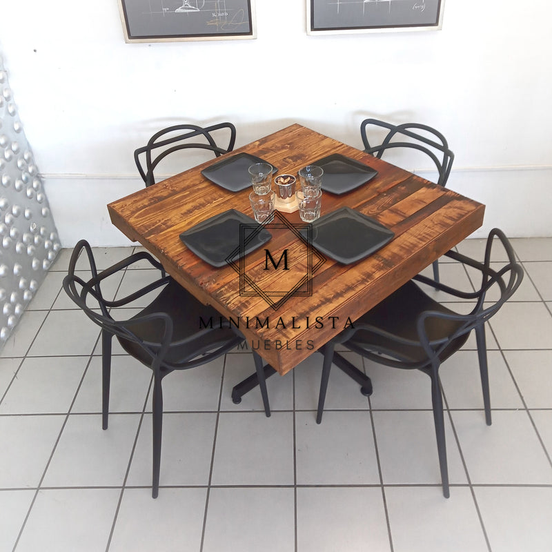 Mesa para Restaurante de Pallets reciclada con 4 sillas Master