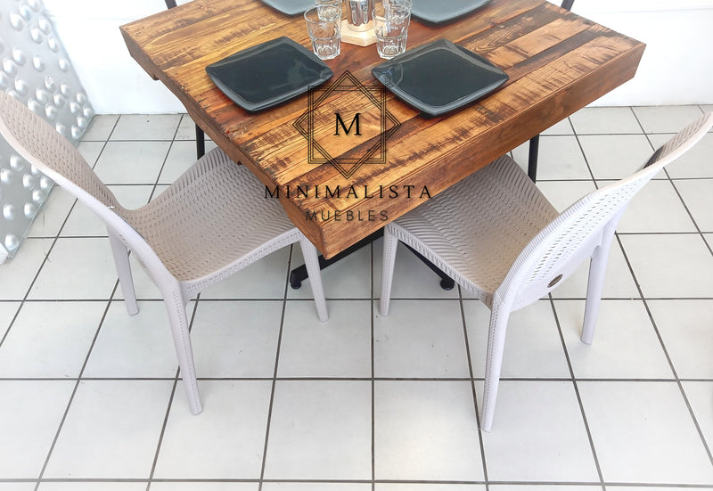 Mesa para Restaurante de Pallets Reciclada con 4 sillas Rue
