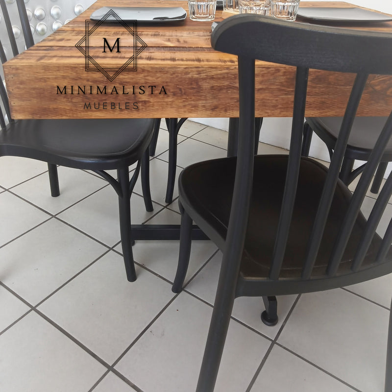 Mesa para Restaurante Pallets Reciclada con 4 sillas Aurora