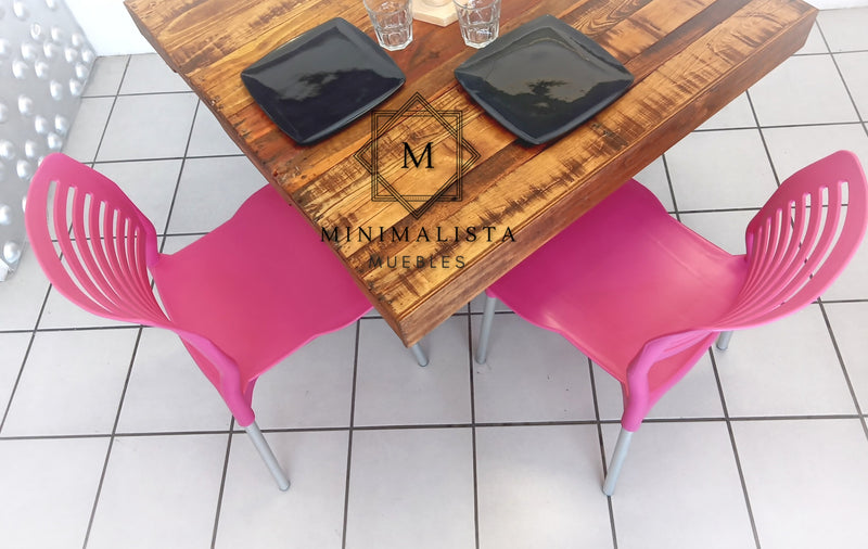 Mesa para Restaurante de Pallets Reciclada con 4 sillas Vhania