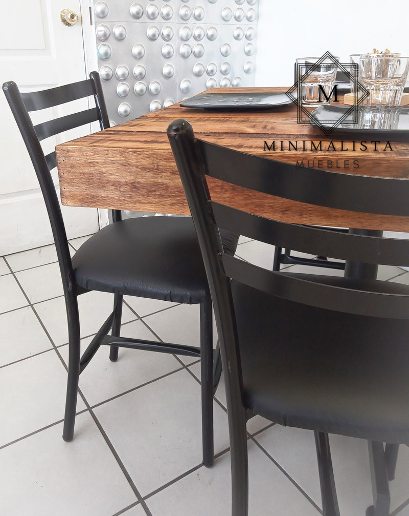 Mesa para Restaurante de Pallets Reciclada con 4 sillas Primavera