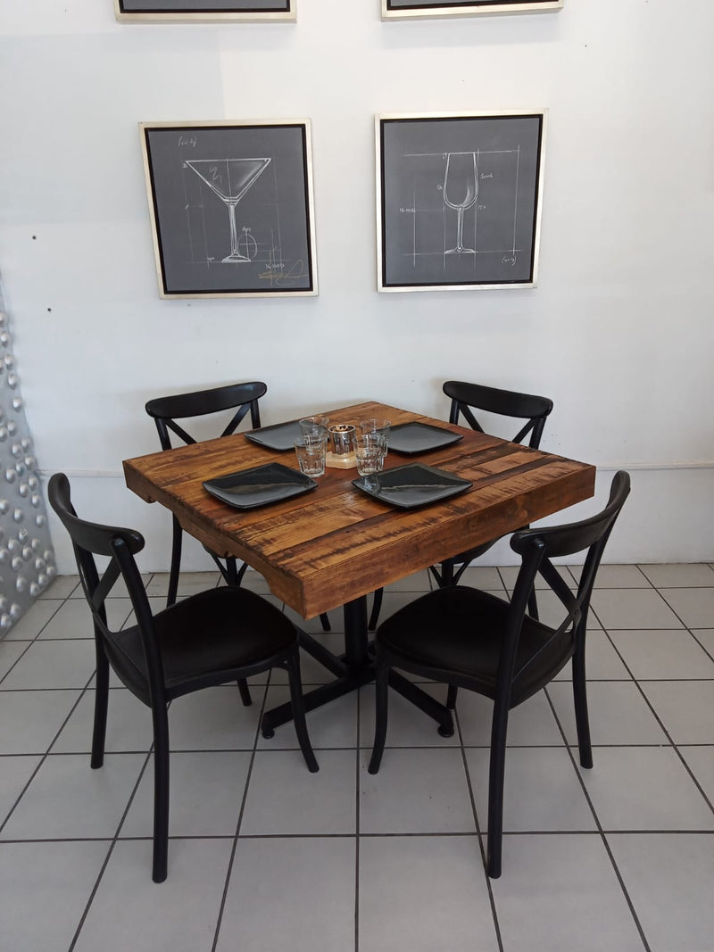 Mesa para Restaurante de Pallets Reciclada con 4 sillas Diana PP