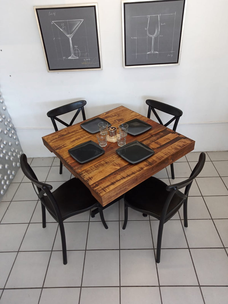Mesa para Restaurante de Pallets Reciclada con 4 sillas Diana PP