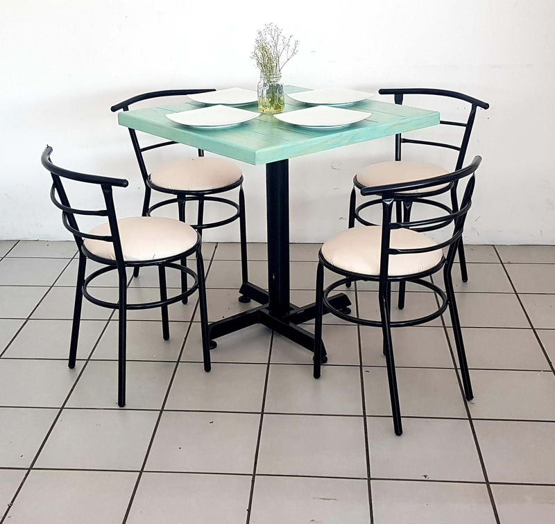 mesa para restaurante vintage de madera con 4 sillas chabely 3